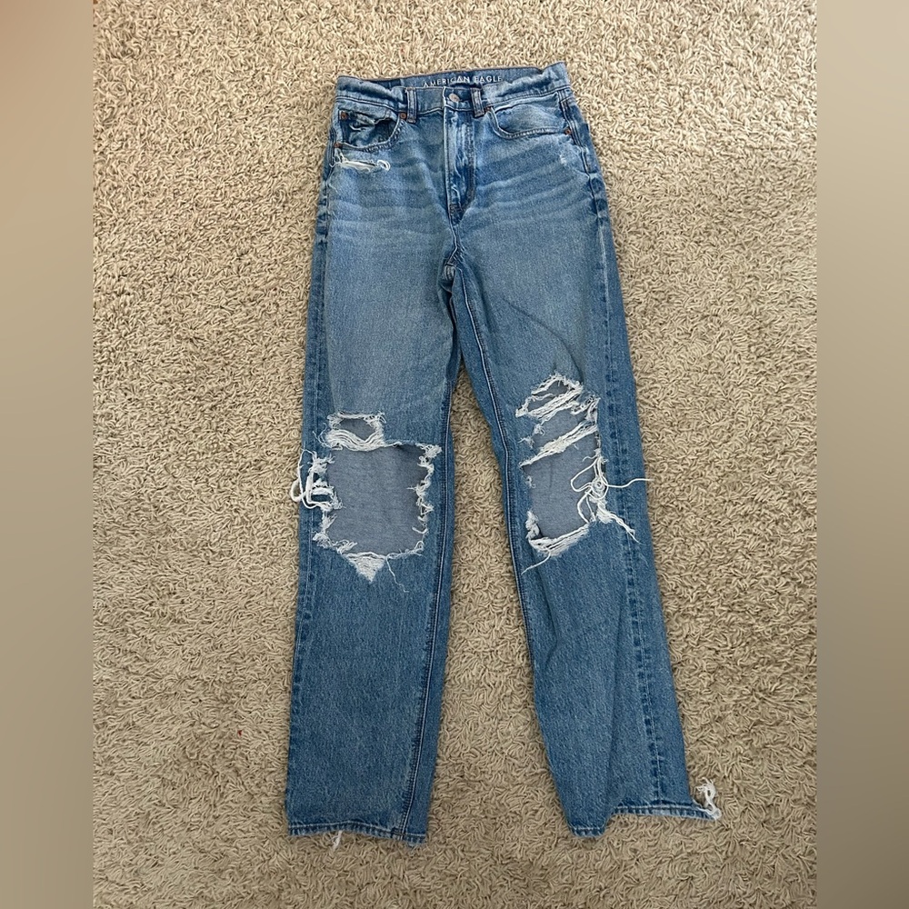American Eagle Distressed Size 2 Jeans